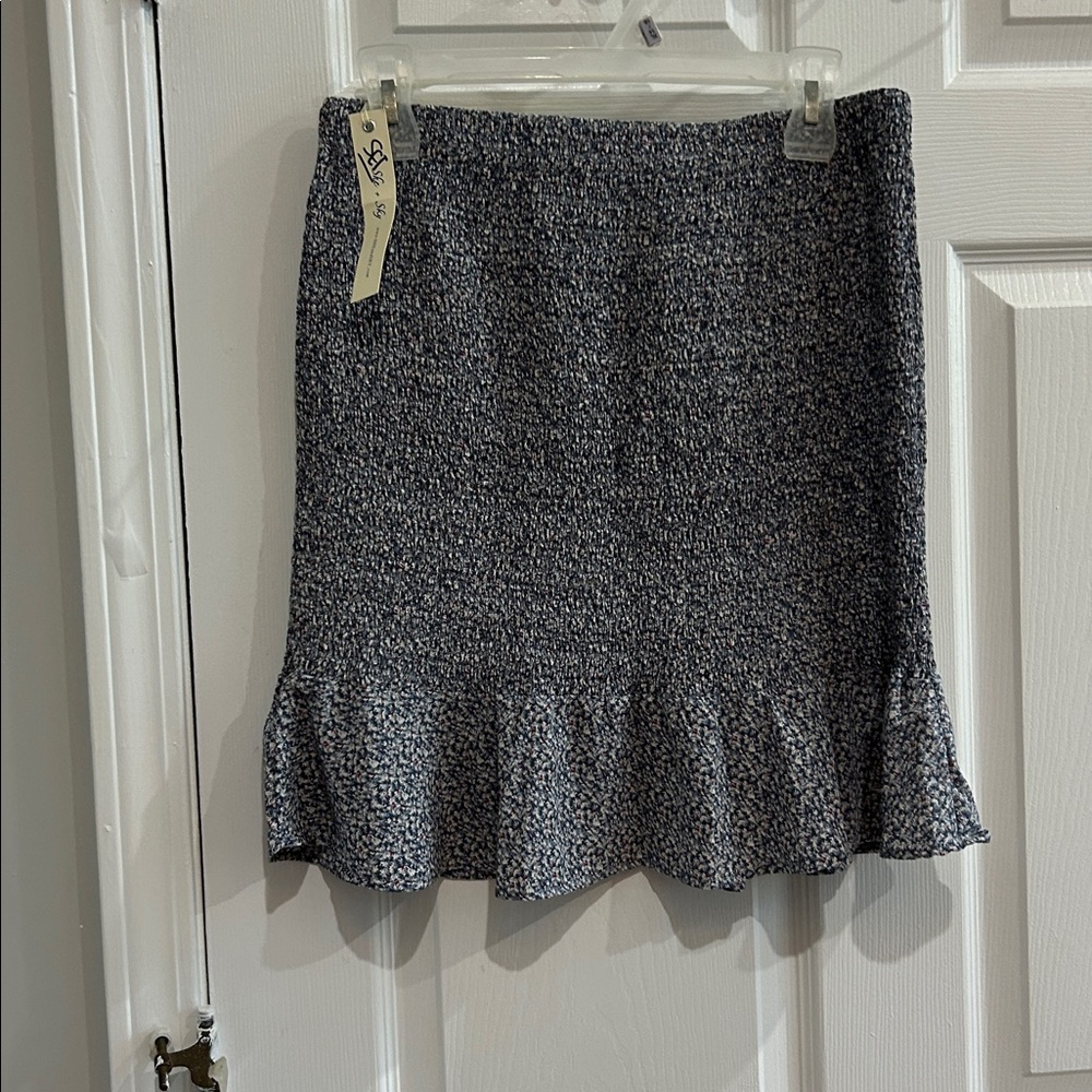 Sky Textured Knit Skirt in Blue and Red